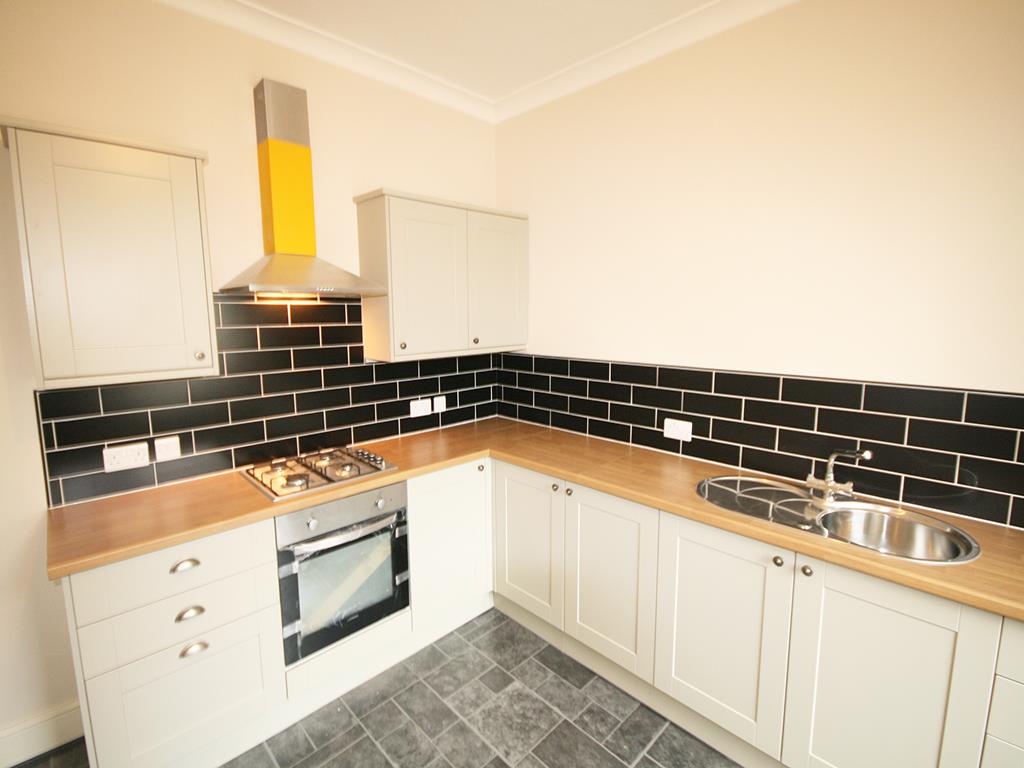 2 bedroom mid terrace house To Let in Earby - IMG_7548.jpg